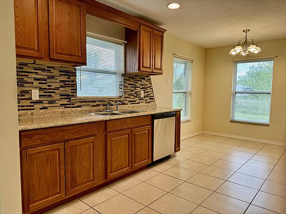 4th image of 8621 SE 68th Drive