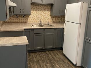 710 Hillcrest St #4 & 11, Baldwin, WI 54002