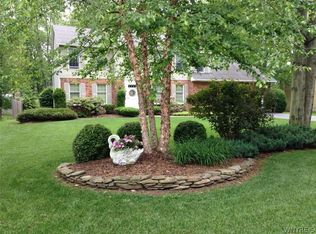 6405 Morningwood Dr, East Amherst, NY 14051