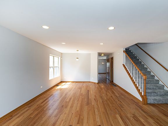 3rd image of 9948 S Parnell Ave