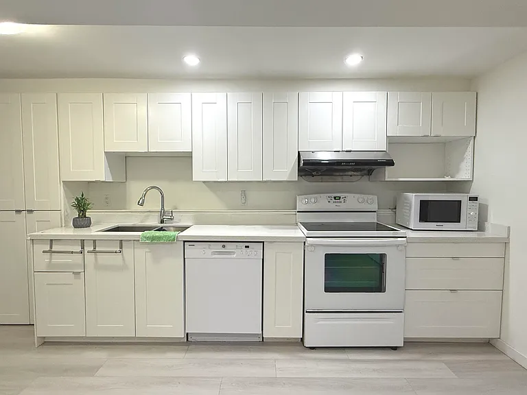 1365 Fulton Ave — Photo 6