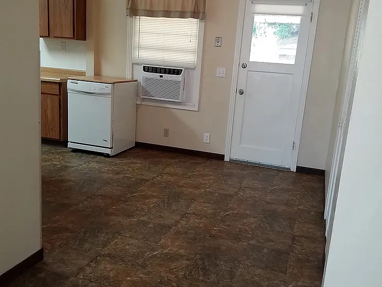 2763 Cypress St — Photo 6