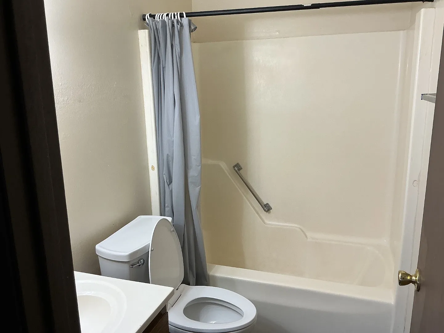 320 Micheels Ln - 10 — Photo 4
