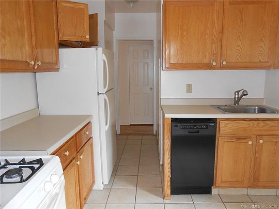 3rd image of 126B Hoyt St #3H