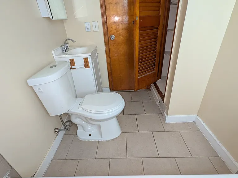 18 Townsend Ave #18 — Photo 15