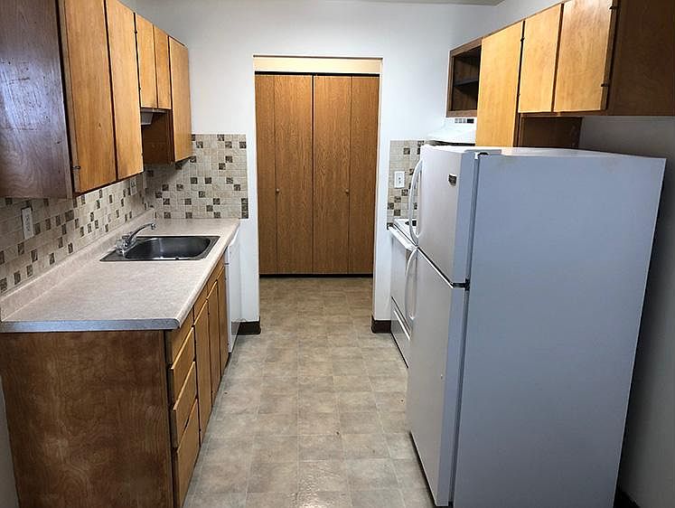 1st image of 816 24th Ave S APT 2