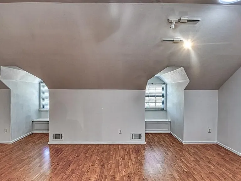3609 Hampton Ct — Photo 17