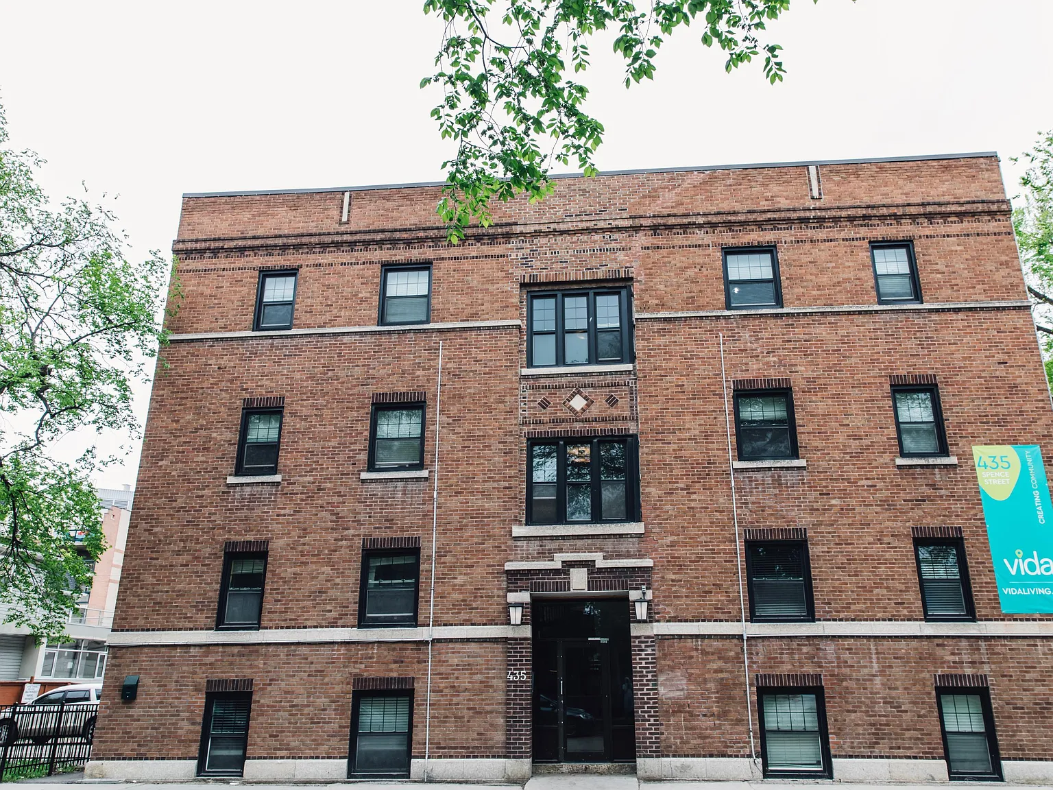 435 Spence Street — Photo 1