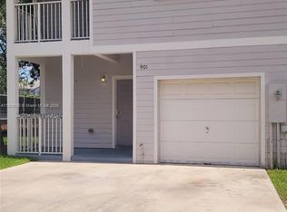 901 SE 16th Ct, Homestead, FL 33034
