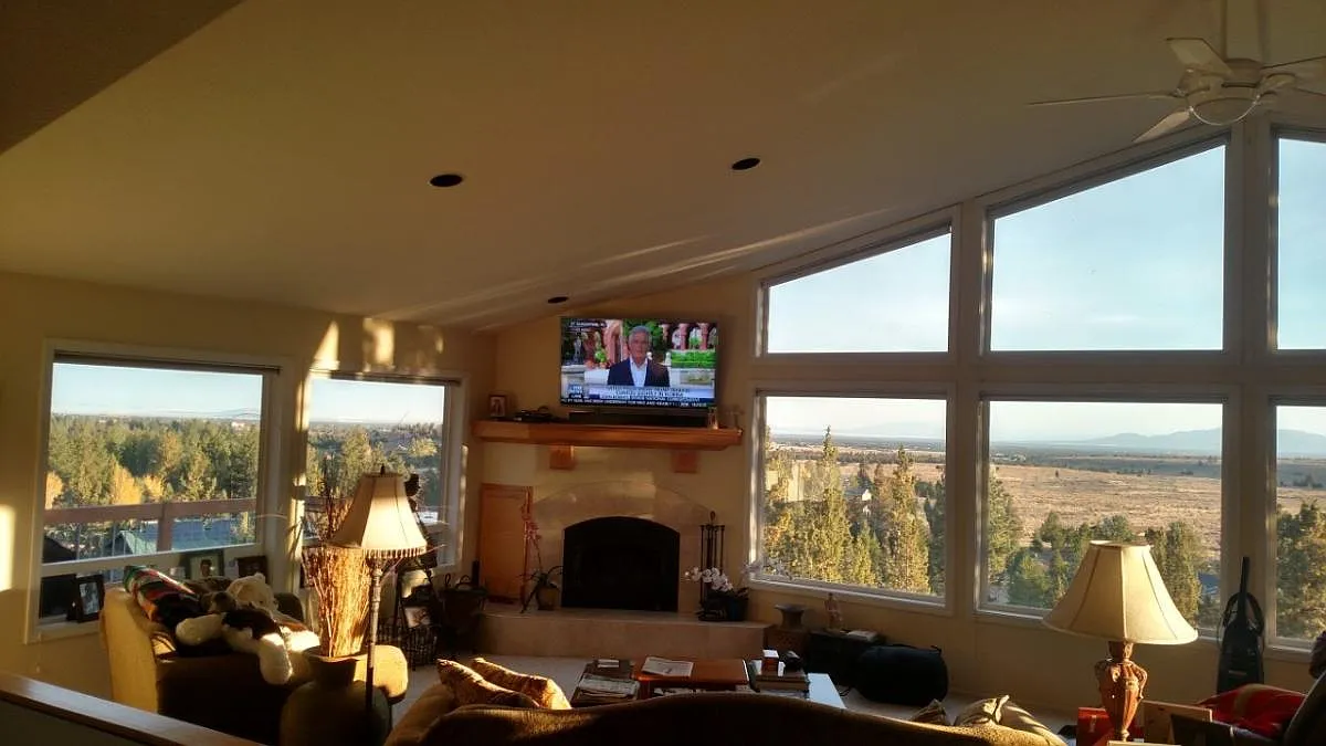 Calgary Drive, Bend — Photo 3