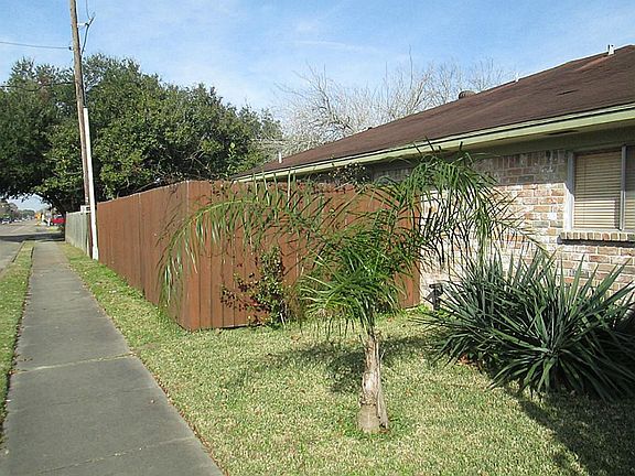 3rd image of 1838 Wren Dr
