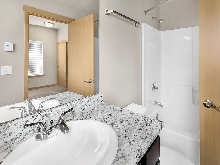 Tremezzo Apartments — Photo 111