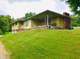 528 Heskett St, Crooksville, OH 43731