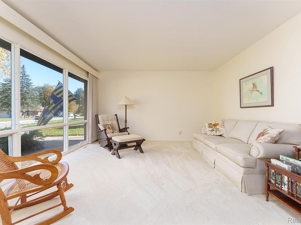 726 Devonshire Rd, photo 6