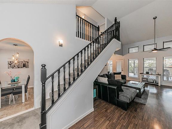 4th image of 1032 Monarch Dr