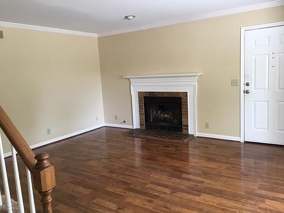 3rd image of 1225 Carriage Park Dr