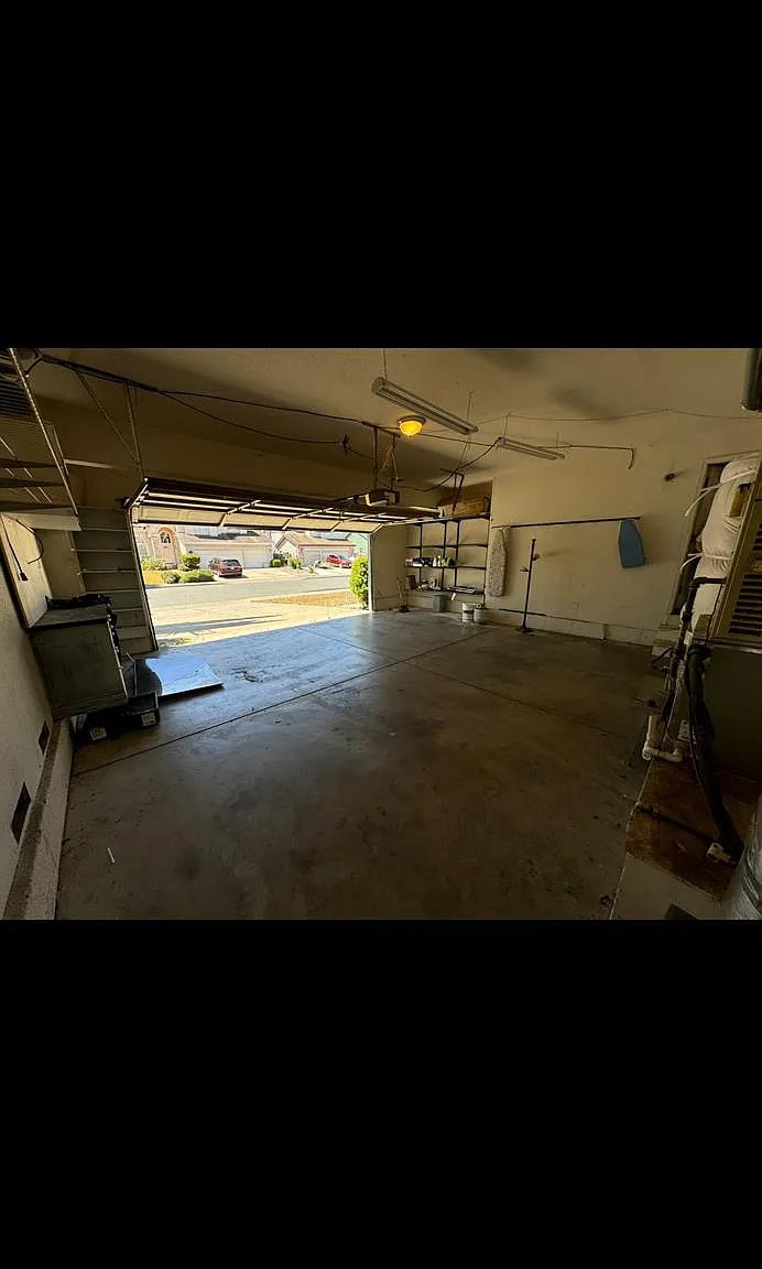 4 bed, 2.5 bath, 2188 sqft, $3,200 — Photo 3