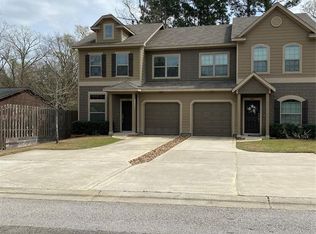 303 Woodland Hills Dr #B, Conroe, TX 77303