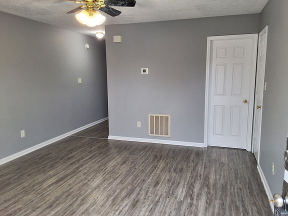 3rd image of 1113 Crown Pointe Dr #A
