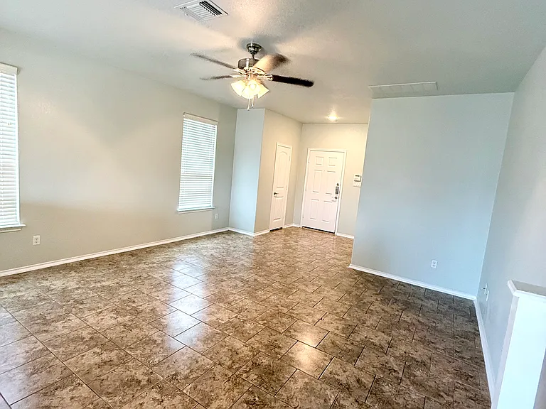 455 Gina Dr — Photo 5