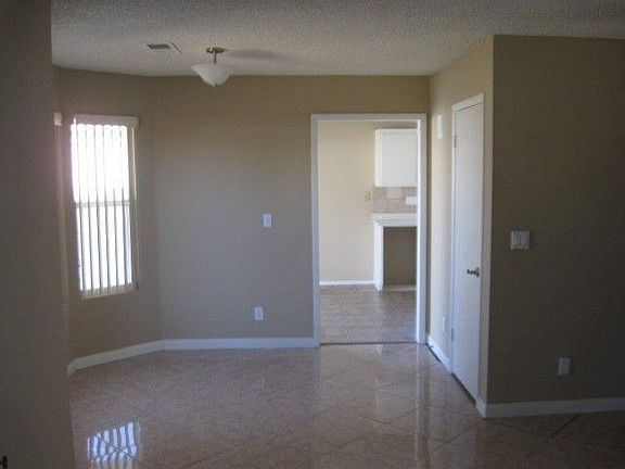 4th image of 1128 Coral Isle Way