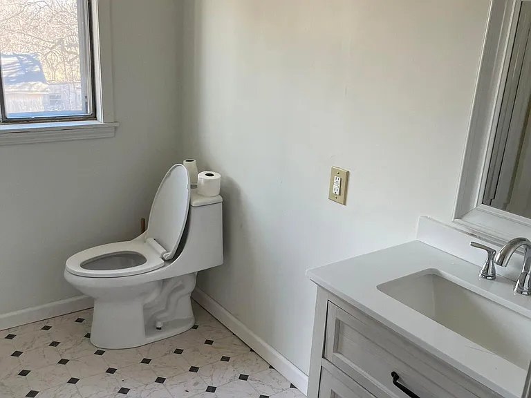 13 N Lakeview — Photo 3