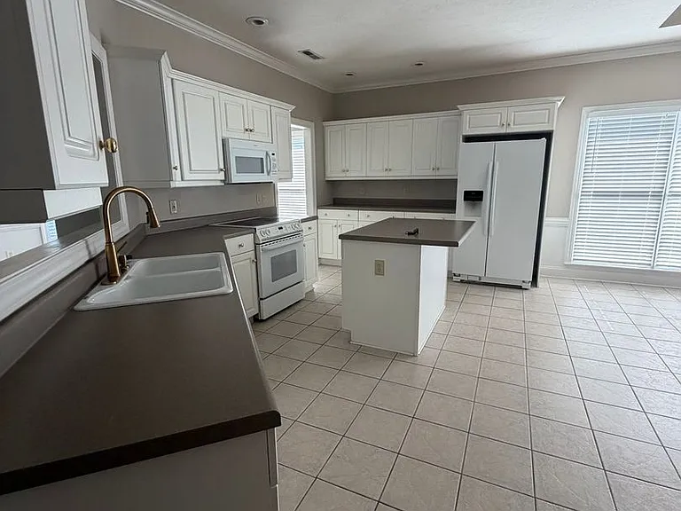 25 Plainsbrook Pl — Photo 3