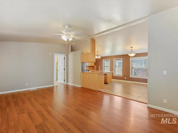 1251 N Arrow Ln, Boise, ID 83704