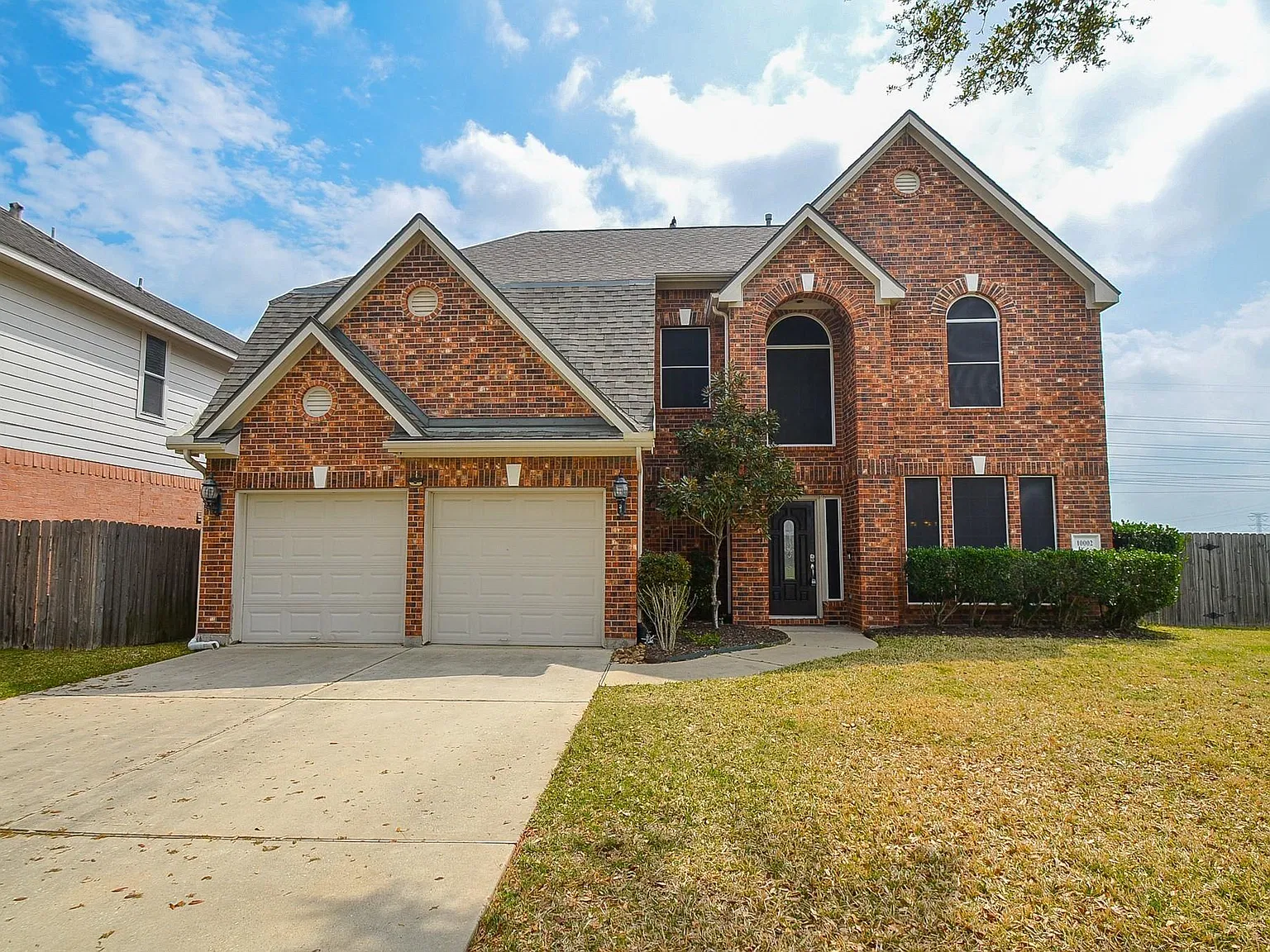 4 bed, 2.5 bath, 2682 sqft, $2,595 — Photo 2