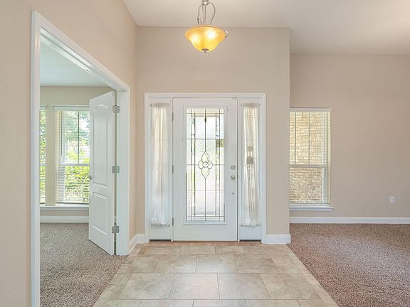 3rd image of 3048 Crown Creek Cir