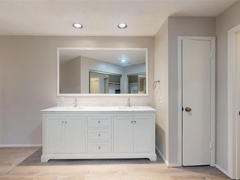 2331 Barrington Place Dr — Photo 25