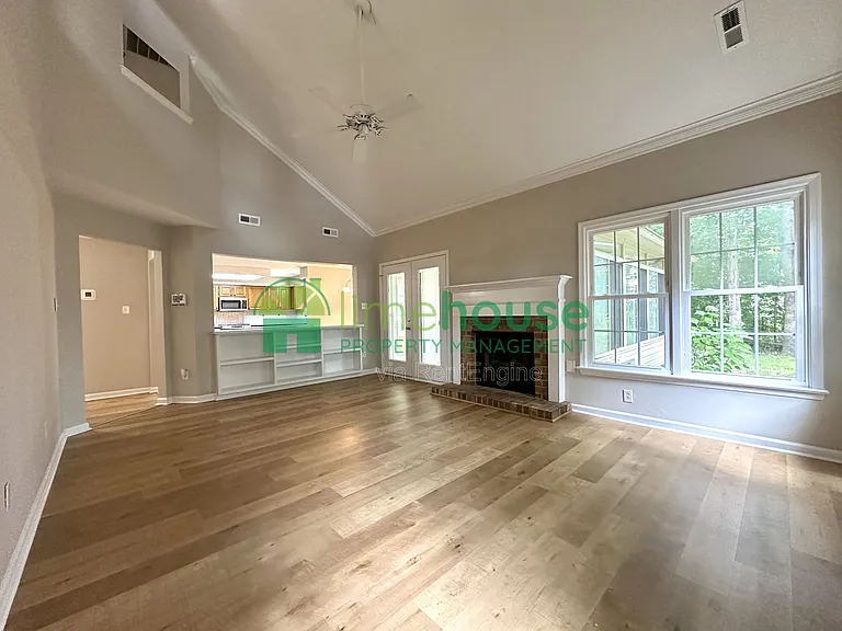 2849 Crossings Dr — Photo 2