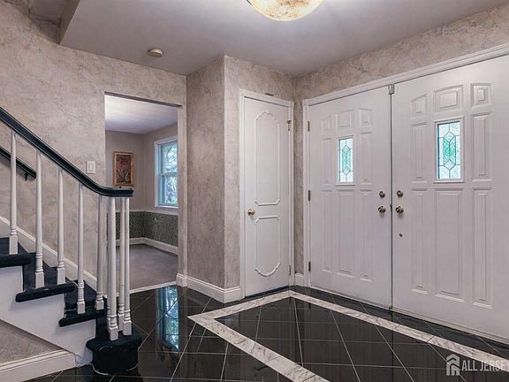 3rd image of 52 Yorktown Rd