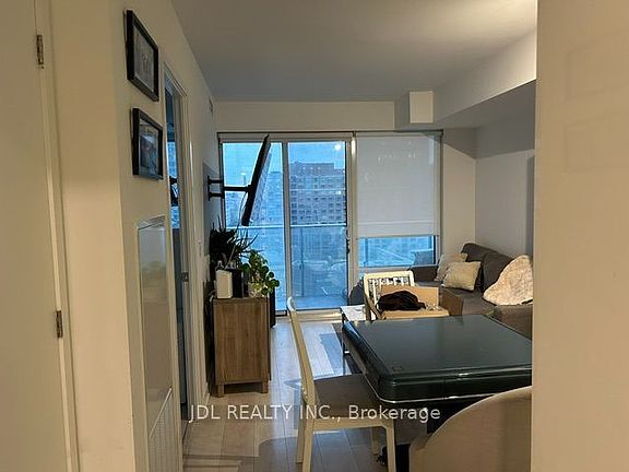 3rd image of 501 Yonge St #1013