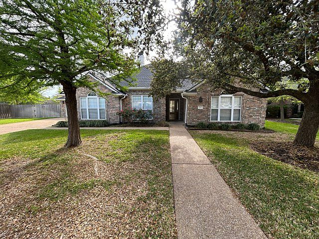1st image of 701 Royal Adelade Dr