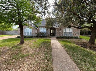701 Royal Adelade Dr, College Station, TX 77845