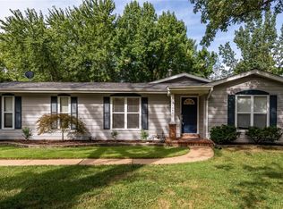 1063 Port Diane Dr, Saint Louis, MO 63146