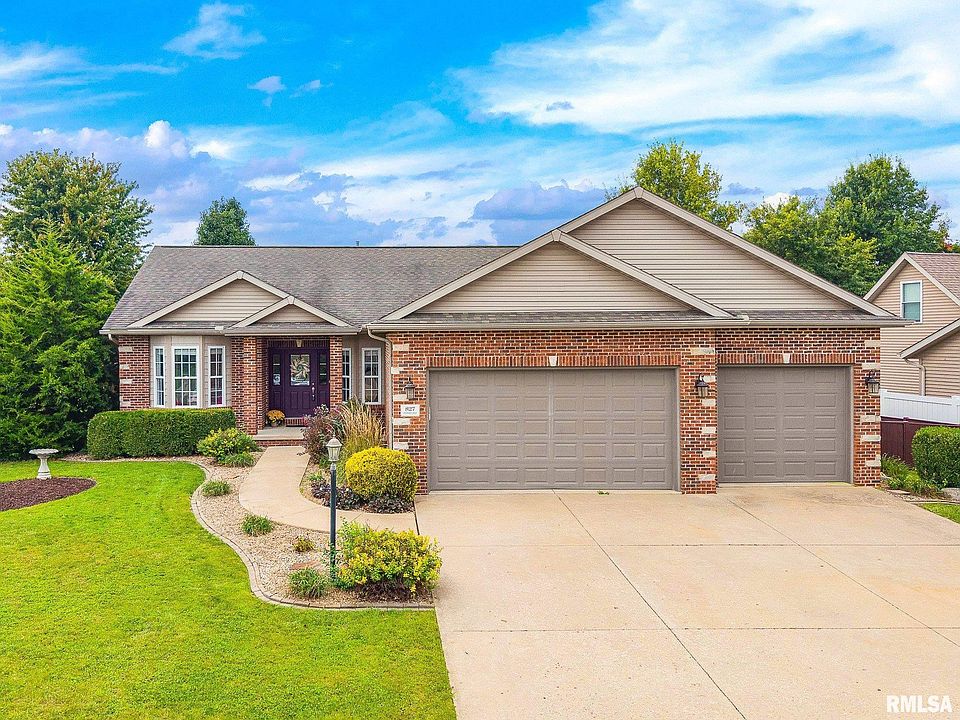 1st image of 827 Stonelake Dr
