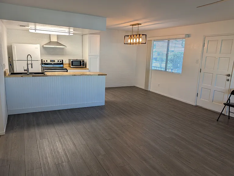 8406 E Roosevelt St — Photo 1