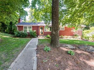2 Rodgers Pl, Asheville, NC 28806