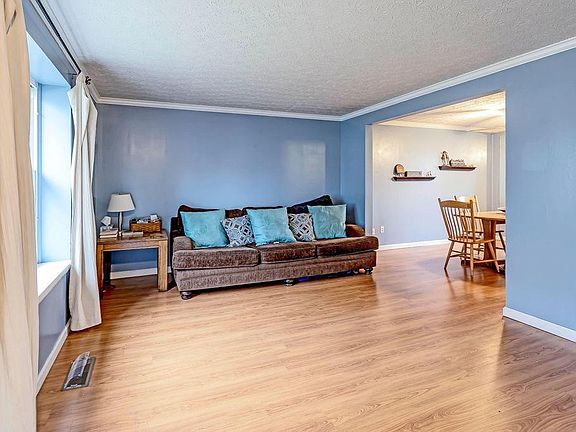 3rd image of 4151 Little Pine Dr