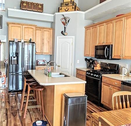5th image of 309 Village Ct #6A