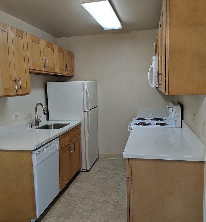 1st image of 402 Boardwalk Ave APT 12