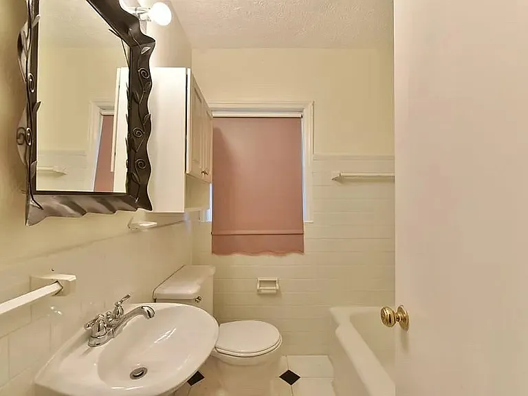 1913 Camellia Dr — Photo 16