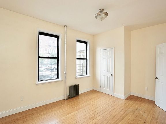 2nd image of 24 Saint Nicholas Pl #1A