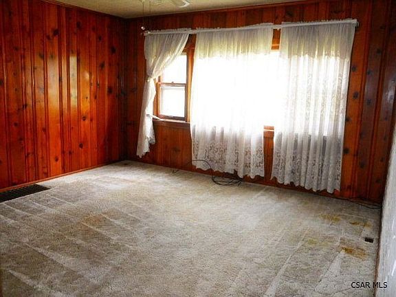 4th image of 111 Vogel St