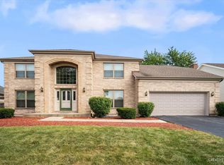 1895 Jahns Dr, Wheaton, IL 60189