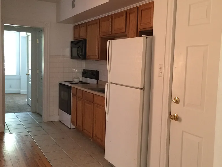 821 Bowe St #B — Photo 1