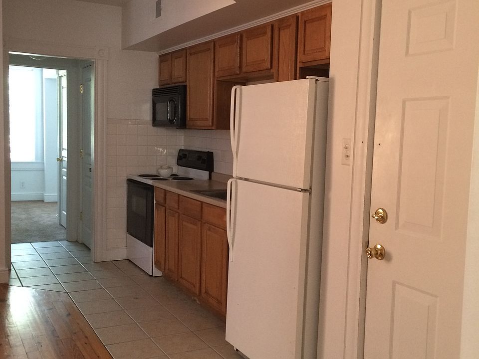 1st image of 821 Bowe St APT B