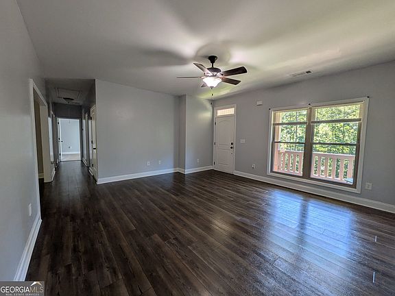 5th image of 294 Rainbow Cir